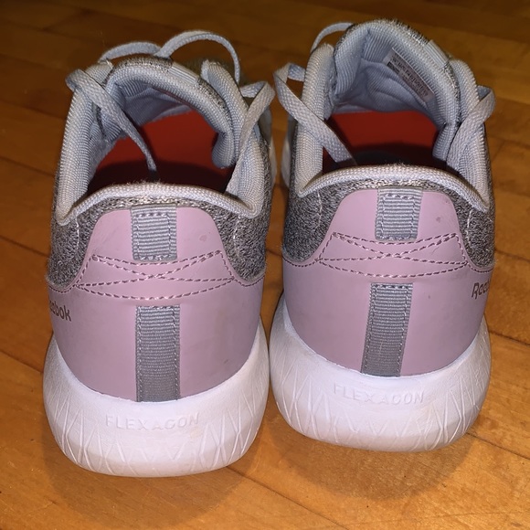 Reebok - Picture 3 of 7